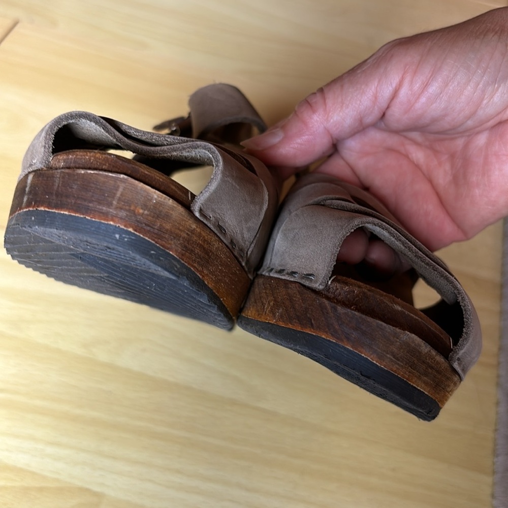 LOTTA Peep Toe Clogs Taupe Oiled Nubuck Leather on Brown Base, size 37, EUC - Picture 5 of 9